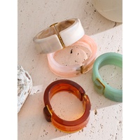 JINYOU 7591 Bracelet tendance vintage en acrylique imperméable, plaqué or 18 carats, ajustable, style chunky, bijoux