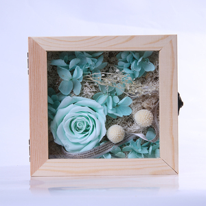 Rosas Eternas Preservadas <span class=keywords><strong>de</strong></span> Alta Calidad al por Mayor, Nuevo Diseño, Regalo para el Día <span class=keywords><strong>de</strong></span> la Madre y San Valentín, Caja <span class=keywords><strong>de</strong></span> Madera con Marco <span class=keywords><strong>de</strong></span> Fotos - Product Image 1