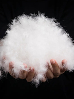 Vente en gros usine – Plumes de canard naturelles lavées, douces et luxueuses (90 % duvet), flexibles, MOQ faible