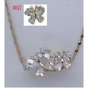 Collezione di gioielli alla moda in sei pezzi con strass che soddisfano le esigenze degli inseguitori della moda che rimangono aggiornati sulle ultime tendenze della moda - Product Image 1