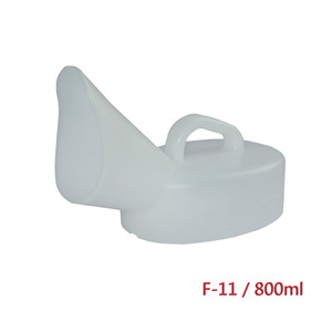 Urinoir féminin de grand diamètre 800 ml en plastique portable ovale avec graduations pour femmes alitées - Product Image 5