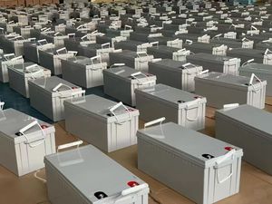 Batteries au plomb sans entretien 12V 200Ah 150Ah 250Ah VRLA scellées à décharge profonde AGM Gel pour applications solaires et onduleurs - Product Image 6