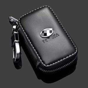 Al por mayor: Llaveros de coche de cuero genuino, tarjeteros de cuero para hombre, pequeños, con anillo redondo 3D y cadena metálica, ideales como souvenirs. - Product Image 5