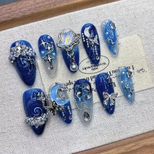 <span class=keywords><strong>Uñas</strong></span> Postizas al por Mayor, Hechas a Mano, Azules, con Pedrería Completa, Forma Almendrada Corta, Acrílicas, con Detalles de <span class=keywords><strong>Cielo</strong></span> Estrellado - Product Image 3