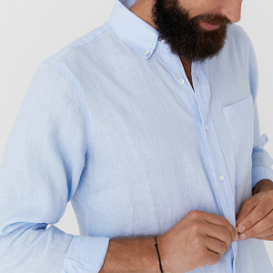 Usine directe Cool respirant <span class=keywords><strong>bleu</strong></span> <span class=keywords><strong>ciel</strong></span> hommes <span class=keywords><strong>chemise</strong></span> en <span class=keywords><strong>lin</strong></span> décontracté popeline Style simple boutonnage été voyage extérieur uni teint - Product Image 6