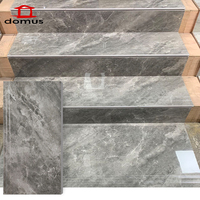 Carreaux de marche d'escalier en porcelaine moderne 1200x470mm 10mm Antidérapants Résistants à l'usure Résistants aux acides Isolation thermique Mur intérieur