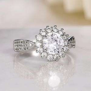 Anello nuziale scintillante stellato per donna, elegante gioiello da dito alla moda - Product Image 4