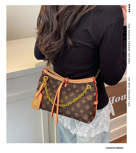 <span class=keywords><strong>Sac</strong></span> à bandoulière décontracté haut de gamme pour <span class=keywords><strong>femme</strong></span>, motif géométrique imprimé en PU, <span class=keywords><strong>sac</strong></span> à main portable de marque célèbre - Product Image 6