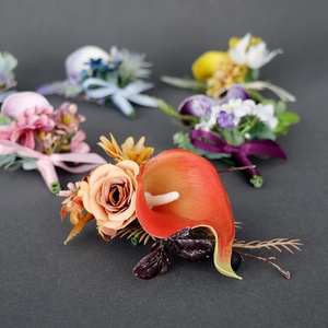 H561 Bouquet Artigianale di Calla in Seta Artificiale, Spilla per Abito, Corsage per Sposa e Sposo, <span class=keywords><strong>Accessori</strong></span> per Feste - Product Image 3