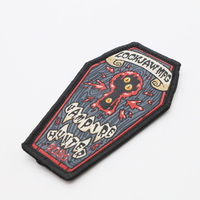 Patch brodé personnalisé avec logo, écologique, style gothique, thème punk rock/vampire, forme irrégulière/étrangère, en tissu tissé