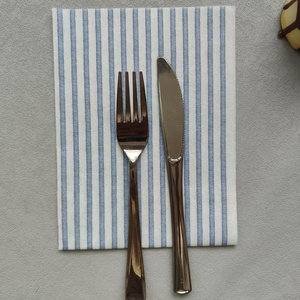 Serviettes non tissées Spunlace douces et absorbantes 40x40cm Serviettes <span class=keywords><strong>de</strong></span> <span class=keywords><strong>table</strong></span> <span class=keywords><strong>en</strong></span> gros Lot <span class=keywords><strong>de</strong></span> 50 pour banquet <span class=keywords><strong>de</strong></span> fête <span class=keywords><strong>de</strong></span> mariage - Product Image 6