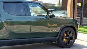 Auto Eléctrico R1T de Ri vian 2022 con Tracción en las Cuatro Ruedas - Product Image 5