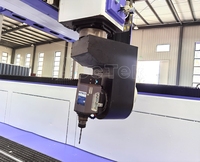 Machine de fraisage CNC à 5 axes de haute précision 1,3*2,5m avec changeur d'outils automatique pour la sculpture sur bois 3D, la découpe de mousse EPS et le fraisage de moules