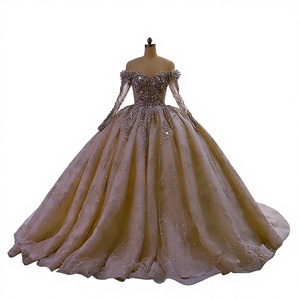 Robe de mariée rouge style princesse, manches trois-quarts, col en V, dos en dentelle brodé, taille empire, dos nu, illusion asymétrique - Product Image 3