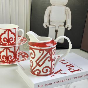 Service à thé vintage en céramique rouge, 6 tasses, 6 soucoupes, théière, pot à lait, sucrier, ensemble de tasses à café en porcelaine de Noël - Product Image 4
