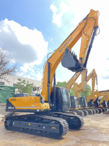 Excavatrice sur chenilles Hyundai 305LC-9 d'occasion 30t, ainsi que des excavatrices lourdes sur chenilles Hyundai d'occasion 150, 210, 215, 220, 225, 305t à vendre - Product Image 4