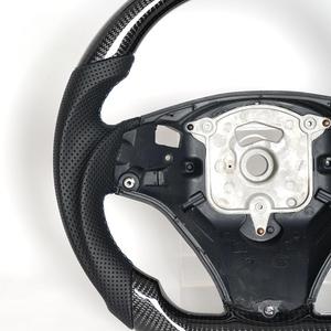 Volante in Fibra di Carbonio di Alta Qualità per <span class=keywords><strong>BMW</strong></span> Serie <span class=keywords><strong>E</strong></span>, Serie 1, Serie 3, X1, <span class=keywords><strong>X5</strong></span>, X6, E70, E71, E84, E87, E90 - Product Image 5