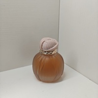 Le fabricant vend des parfums de haute qualité pour femmes arabes, aux senteurs florales et fruitées, douces et longue durée.