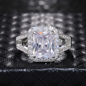 Anello Nuziale Classico Quadrato per Donne, Elegante Gioiello da Dito alla Moda - Product Image 2