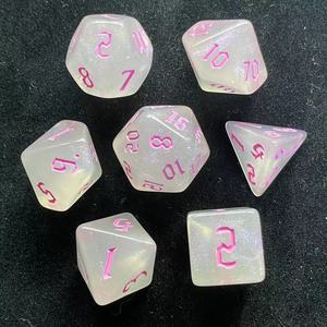 Dés lumineux D4 pour jeux de rôle D&D, jeu de dés en acrylique noir qui brille dans le noir pour Dungeons and Dragons - Product Image 4