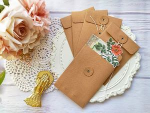 Enveloppe à bouton en papier kraft brun miniature avec impression personnalisée - Product Image 2