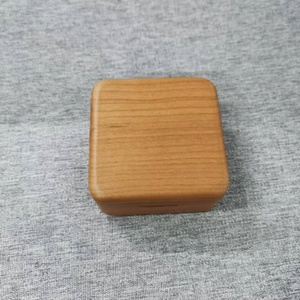 Boîte à bagues de fiançailles <span class=keywords><strong>en</strong></span> <span class=keywords><strong>bois</strong></span> écologique avec gravure sculptée pour la <span class=keywords><strong>décoration</strong></span> de la maison - Boîte à bijoux de rangement rustique - Product Image 5