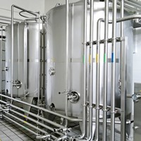 Cuve de Fermentation de Bière et de Vin en Acier Inoxydable de Haute Qualité, Contrôlée par PLC, avec Pompe et Moteur, Certifiée ISO CE, 500L-20T