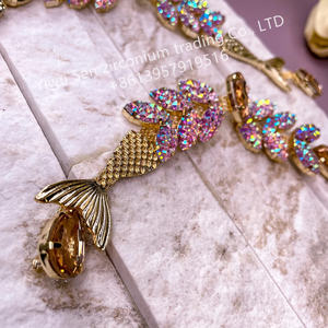 Модные шлепанцы с металлическими булавками - Product Image 6