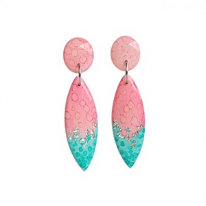 Nouvelles boucles d'oreilles clous de luxe en résine bleue, uniques, avec accents de feuilles d'or, style bohème pour femme, bijoux de fête - Product Image 3