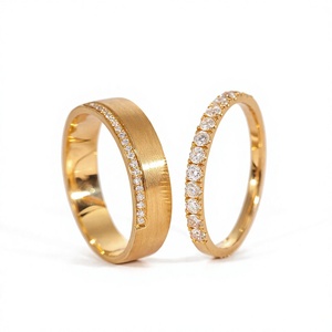 Luxury 18K Gold Diamond Wedding Band <b>Ring</b> Set, Pavé Round Cut Diamond <b>Couple</b> <b>Rings</b>, Elegant <b>Matching</b> Engagement Jewelry - Product Image 4