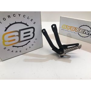 Poggiapiedi Posteriore Sinistro YAMAHA MT 03 2006-2014, Parte per Motocicletta - Product Image 1