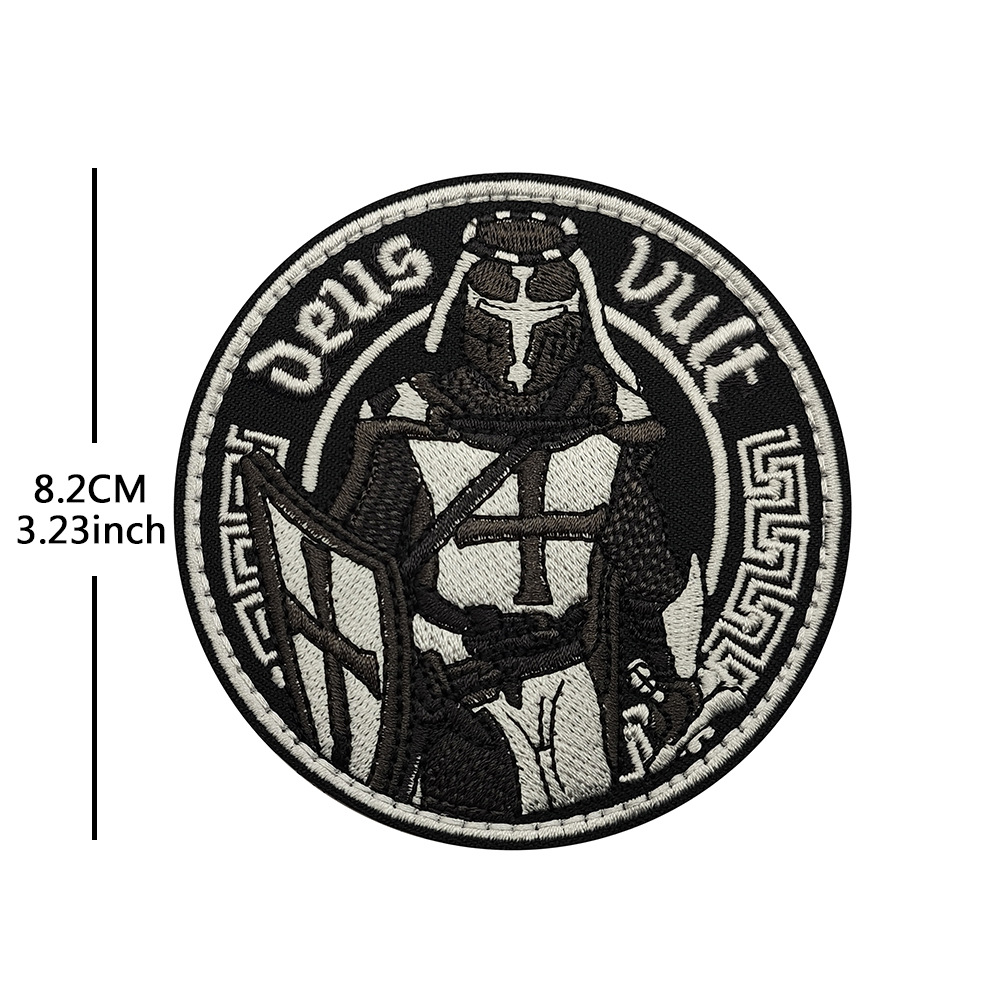 V01289-5 Knight DEI VUIT black and white