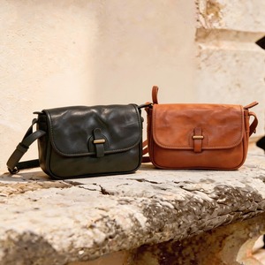 Bolso de hombro de cuero suave para mujer, de proveedor indio, con un aspecto elegante y almacenamiento práctico, disponible a un precio razonable. - Product Image 2