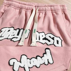 Shorts de survêtement pour hommes surdimensionnés en coton French Terry Y2K Streetwear avec broderie chenille et logo imprimé, vente en gros personnalisée - Product Image 3