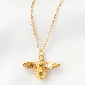 Inspire jewelry Wholesale Short Choker Stainless Steel Jewelry Animal Charm Gold Plated Bee Pendant Necklace For Women dainty