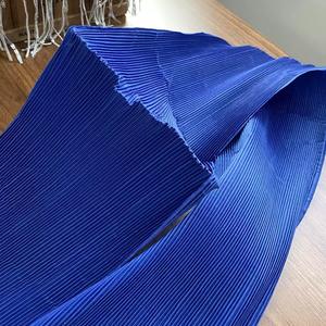 Kreativer, knitterarmer, gewebter Stoff mit Falten – Designer-Hintergrund für Heimdekoration und Bettwäsche-Accessoires, bedruckt - Product Image 1