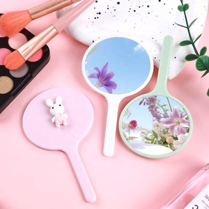 Specchietto Tascabile Personalizzato a Forma di Coniglietto, Specchio Portatile Rotondo HD per Ragazze, Mini Specchio Personalizzabile - Product Image 3