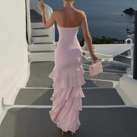 Robe longue élégante et romantique sans bretelles, avec décolleté cœur, appliques florales 3D, taille cintrée et jupe évasée en dentelle, idéale pour les tenues de villégiature et la Saint-Valentin