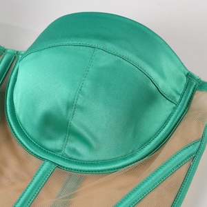 Haut Corset en Satin Vert Émeraude Personnalisé, Bustier sans Bretelles en Maille avec Armatures, Crop Top pour Femme, Fabricant OEM - Product Image 3
