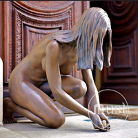 Sculpture de fille nue à cheveux courts en bronze pour la décoration paysagère de jardin extérieur