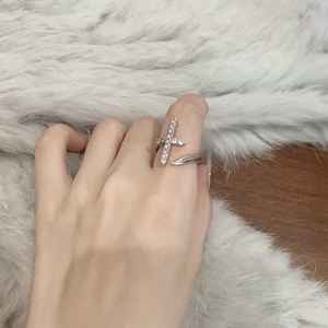 Anillo Abierto de Plata Pura S925 con Baño de Oro de 18K, Estilo Moderno y Lujoso, Incrustaciones de Microcirconitas Cruzadas, Ideal para Cenas - Product Image 3