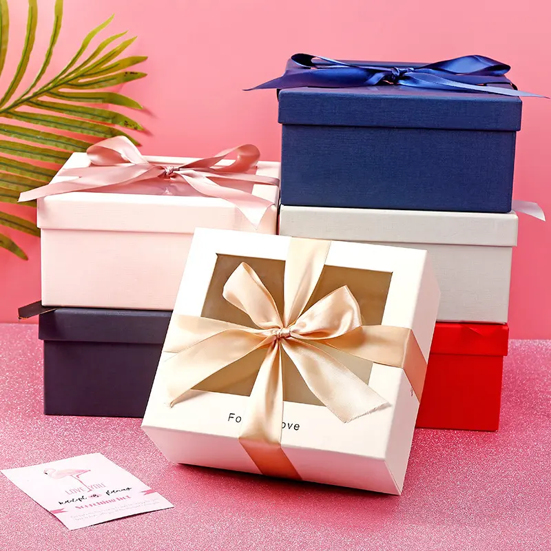 Cartoon-Loch Durchsichtige Verpackungs boxen Geschenk Clear Custom Top Face Papier box mit klaren faltbaren transparenten Deckel aus geschnittenen Löchern