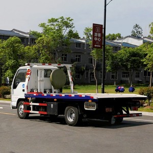 Camión de Remolque Isuzu NPR 4x2 de 5 Toneladas con Plataforma Plana, Camión de Remolque de 3 Toneladas con Plataforma Deslizante y Elevador - Product Image 4