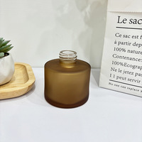Bouteille d'aromathérapie ronde mate tendance pour la maison, 120 ml, bouteille en verre vide pour diffuseur d'arômes sans flamme pour voiture, vente en gros