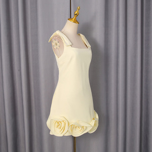 Gaun Seksi untuk Wanita, Gaun Krem Wanita dengan Aplikasi Bunga 3D, Patchwork, dan Pita, Gaun Santai Manis untuk Pesta - Product Image 3