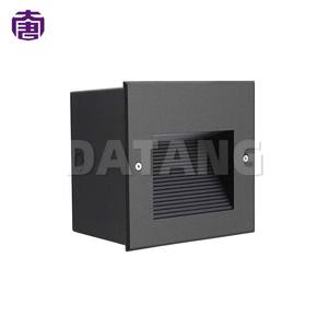 Lumière d'escalier LED extérieure décorative en aluminium pour l'éclairage des marches des rues et des entrées de bâtiments - Product Image 1