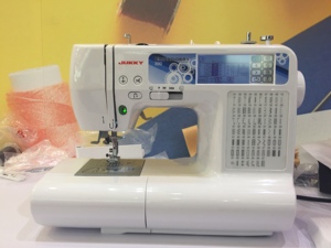 Machine à broder et à coudre informatisée pour usage domestique, 1500 points par minute, écran LCD, aiguille simple, 650 tr/min, facile à utiliser - Product Image 3