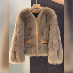 Chaqueta Corta de Piel Sintética para Mujer - Cuello en V con Botones Dorados y Detalle de Bolsillo de Cuero, Estilo Sehe - Product Image 1