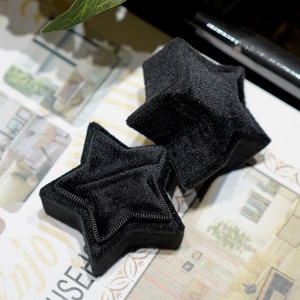 Nouvelle boîte à bijoux en velours flanelle de haute qualité, design pentagramme en forme d'étoile à cinq branches, pour une demande en mariage, pour femmes - Product Image 6