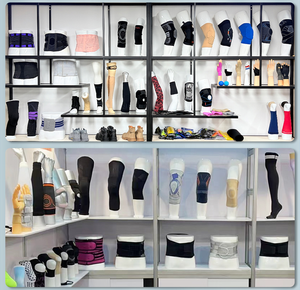 <span class=keywords><strong>Rodillera</strong></span> de silicona Offloader con logotipo personalizado, soporte de nailon <span class=keywords><strong>para</strong></span> <span class=keywords><strong>la</strong></span> <span class=keywords><strong>rodilla</strong></span>, estabilizador universal de compresión <span class=keywords><strong>para</strong></span> deportes - Product Image 5